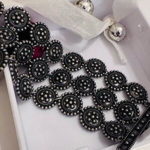 Avon Vintage Medallion Shield Coin Link Bracelet